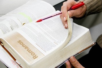 神父你好,最近我接觸到了兩種靈修方法,分別是lectio divina與centering prayer,但是裡面的很多步驟差不多,但是又分不清這兩種的區別,可以展開講講嗎,盼復祝好